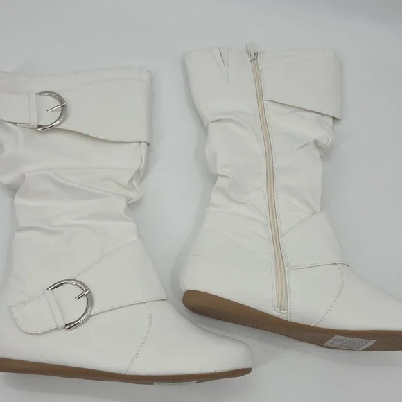 Elegant White Buckle Slouchy Boots - Picture 4 of 16